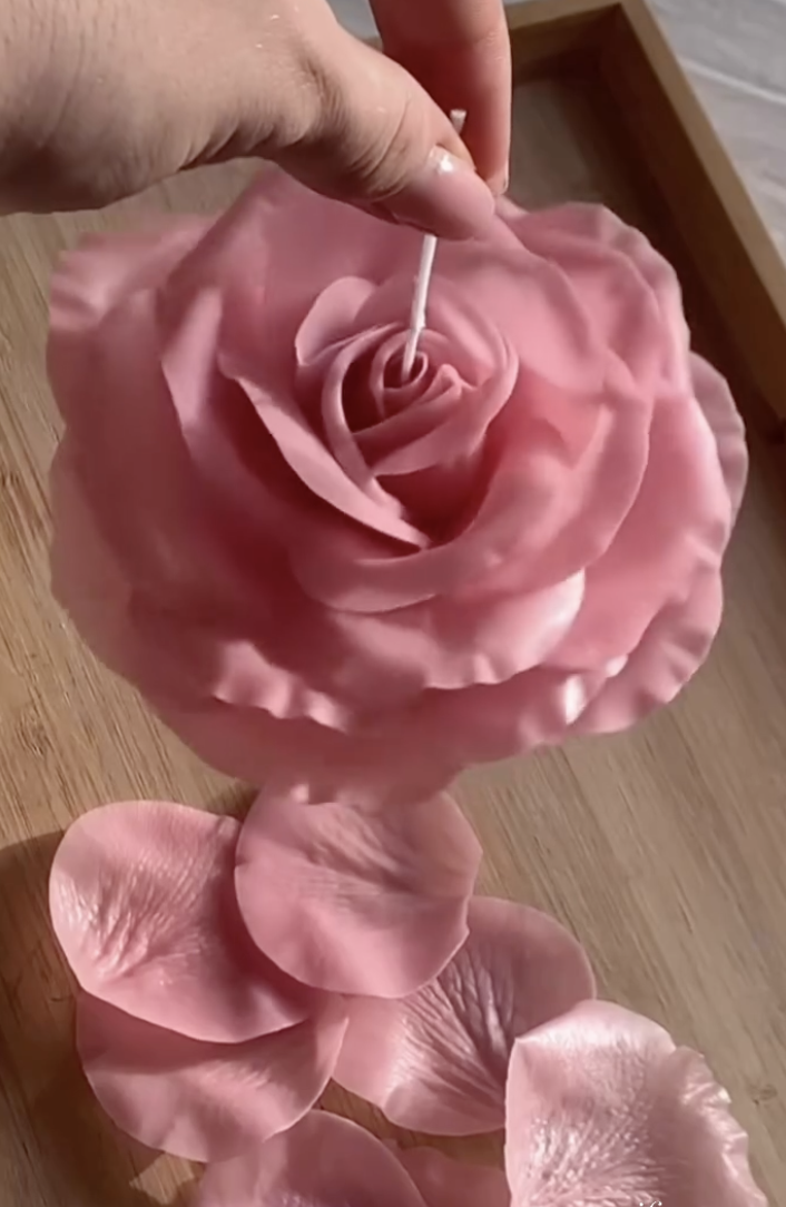 Éclosion Rosée — Bougie Rose - Image 2
